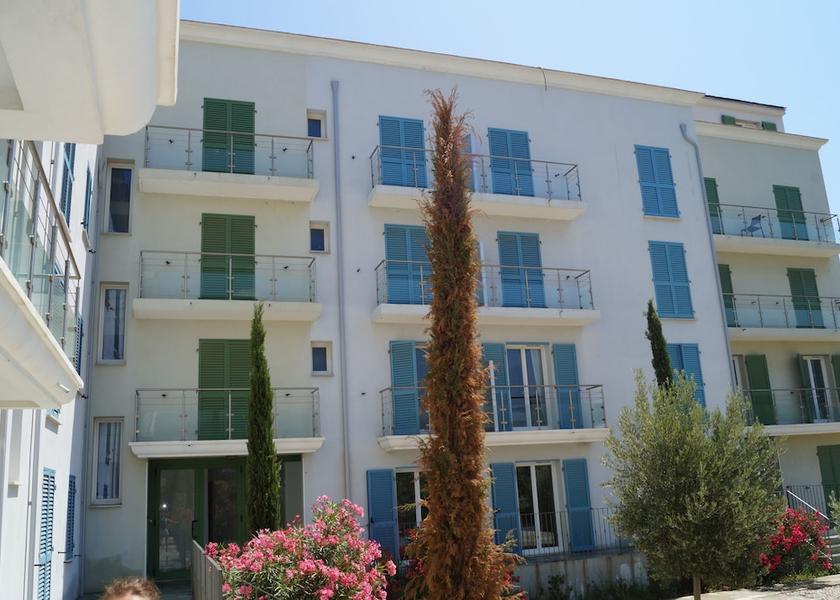 Corsica Rogliano Facade