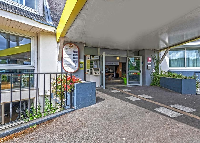 Brittany Quimper Property entrance