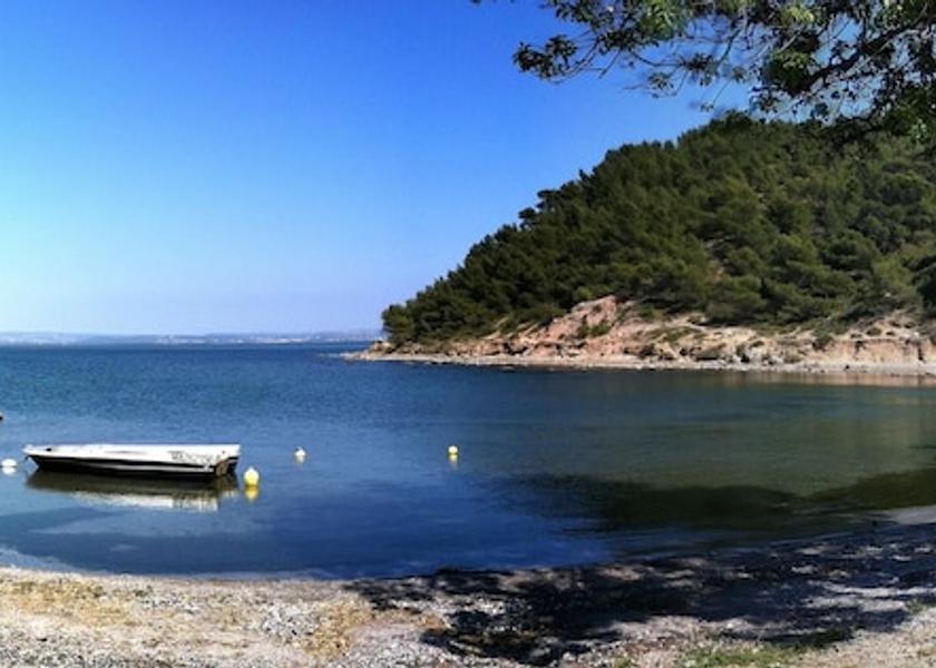 Provence - Alpes - Cote d'Azur Saint-Mitre-Les-Remparts Beach