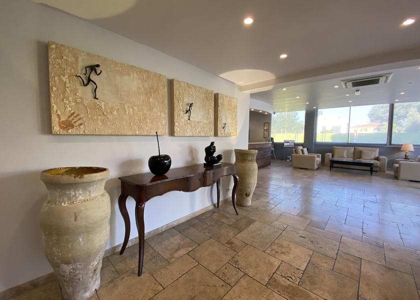 Corsica Lucciana Reception