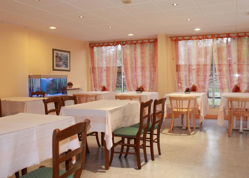 Île-de-France Gif-sur-Yvette Breakfast Area