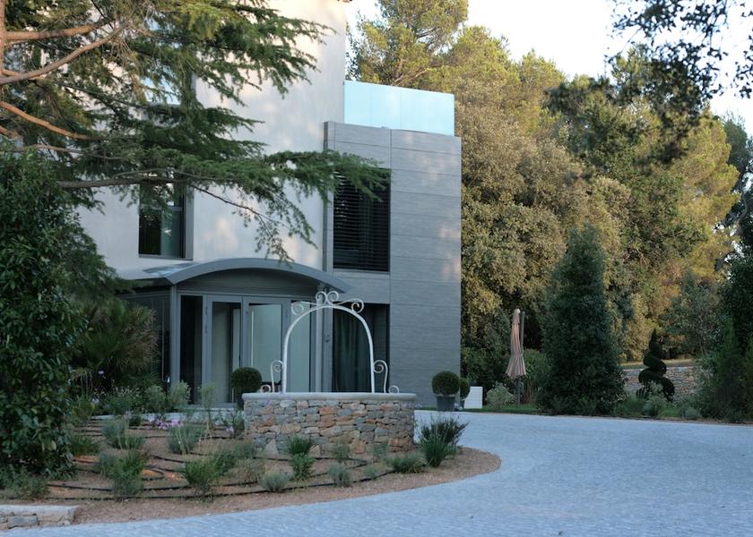 Provence - Alpes - Cote d'Azur Fuveau Exterior Detail