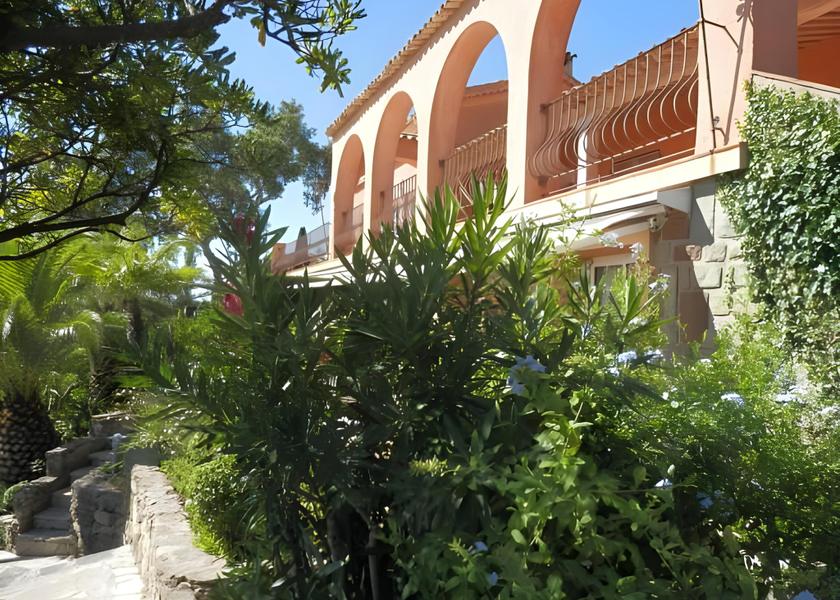 Var Sainte-Maxime exterior view