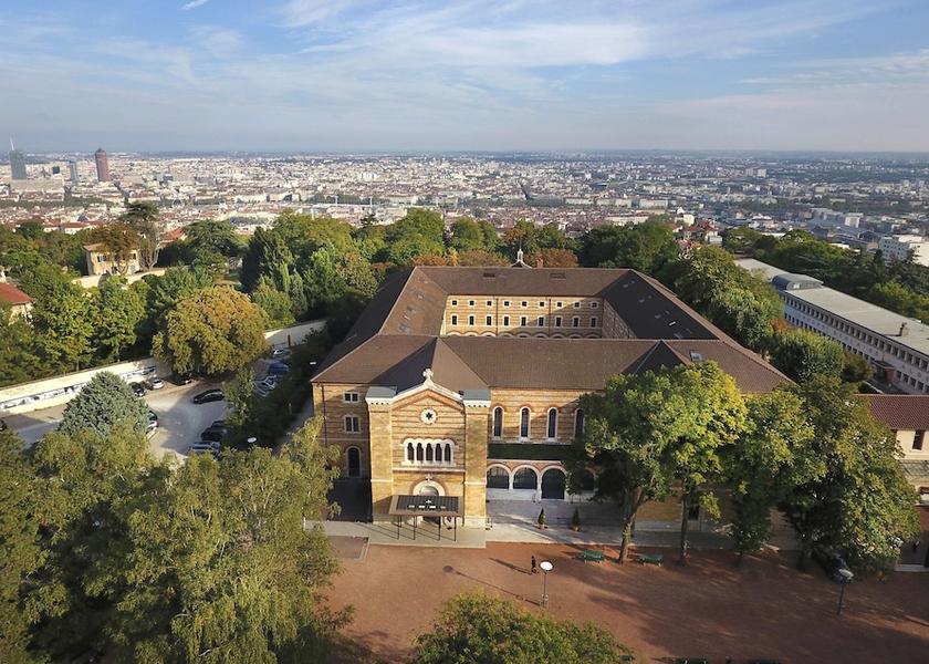 Auvergne-Rhône-Alpes Lyon Front of property