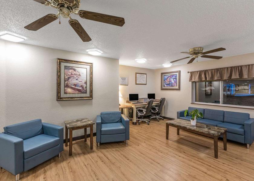 Iowa Fort Dodge Lobby