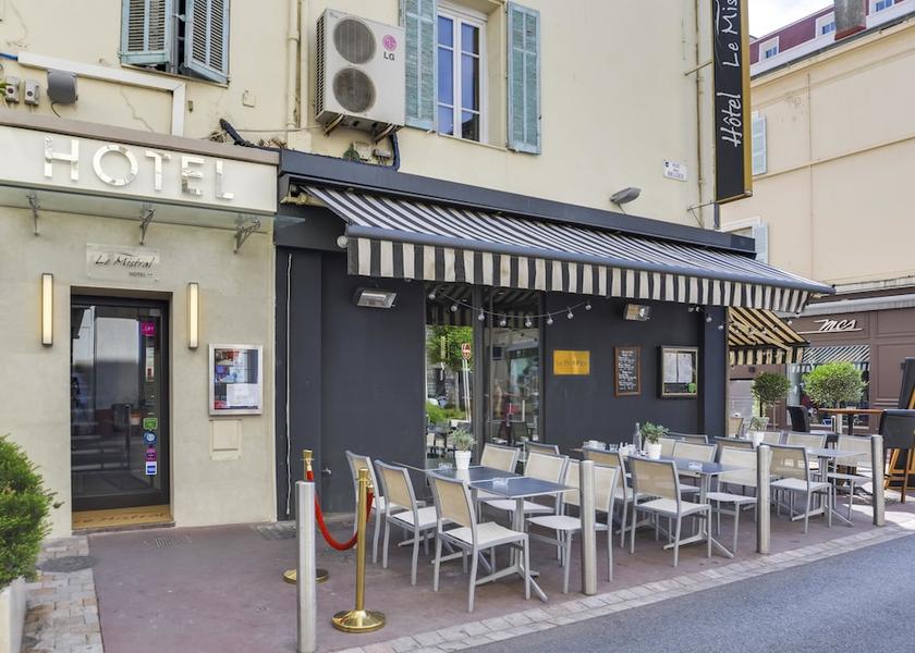 Provence - Alpes - Cote d'Azur Cannes Outdoor Dining