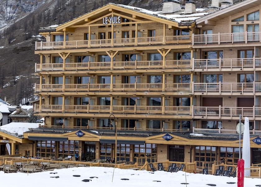 Auvergne-Rhône-Alpes Val-d'Isere Front of property
