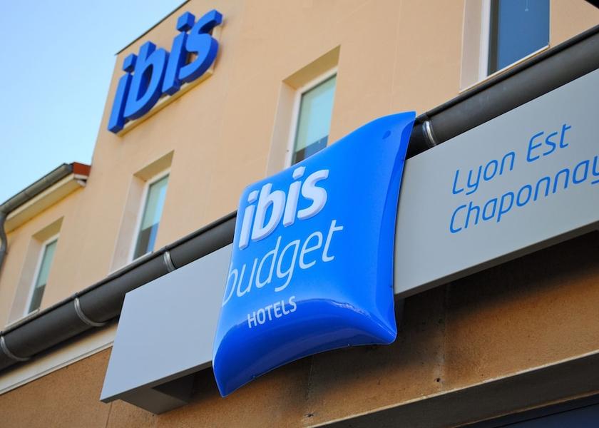 Auvergne-Rhone-Alpes Chaponnay Facade