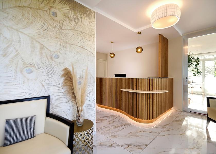 Corsica Lucciana Reception