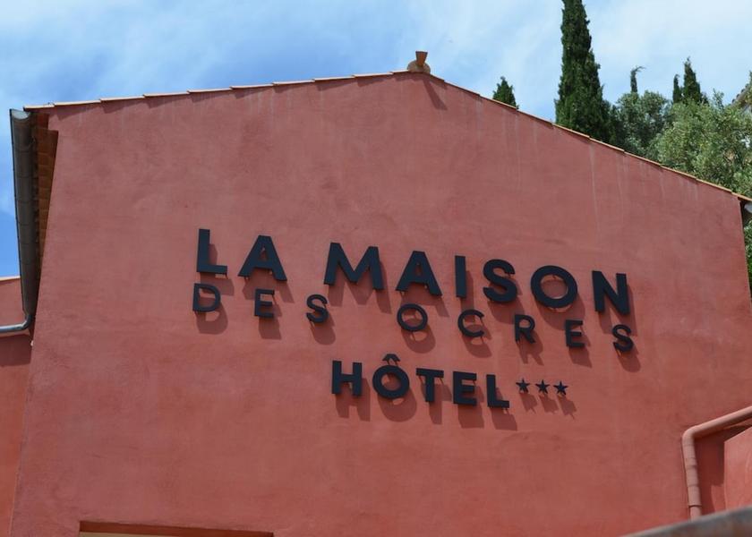 Provence - Alpes - Cote d'Azur Roussillon Exterior Detail
