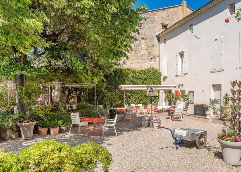 Occitanie Villeneuve-les-Avignon garden