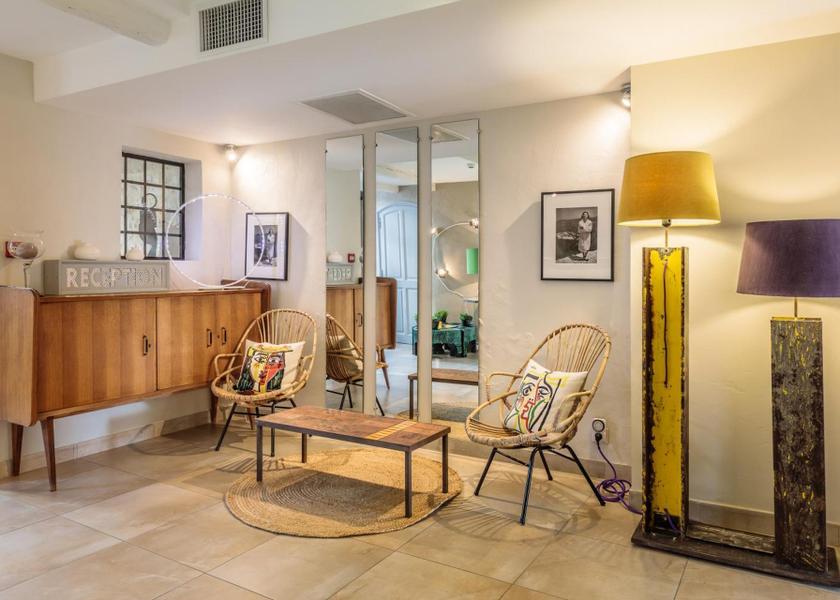 Occitanie Villeneuve-les-Avignon lobby