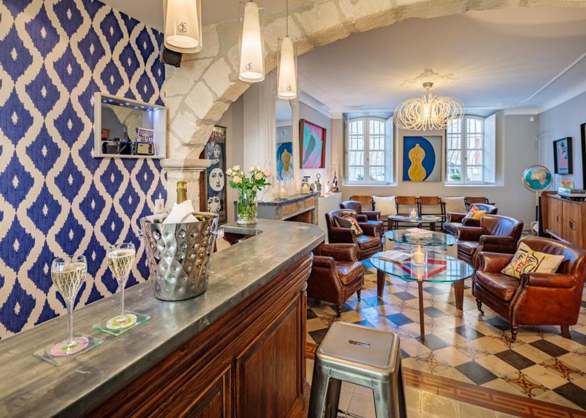 Occitanie Villeneuve-les-Avignon bar/lounge