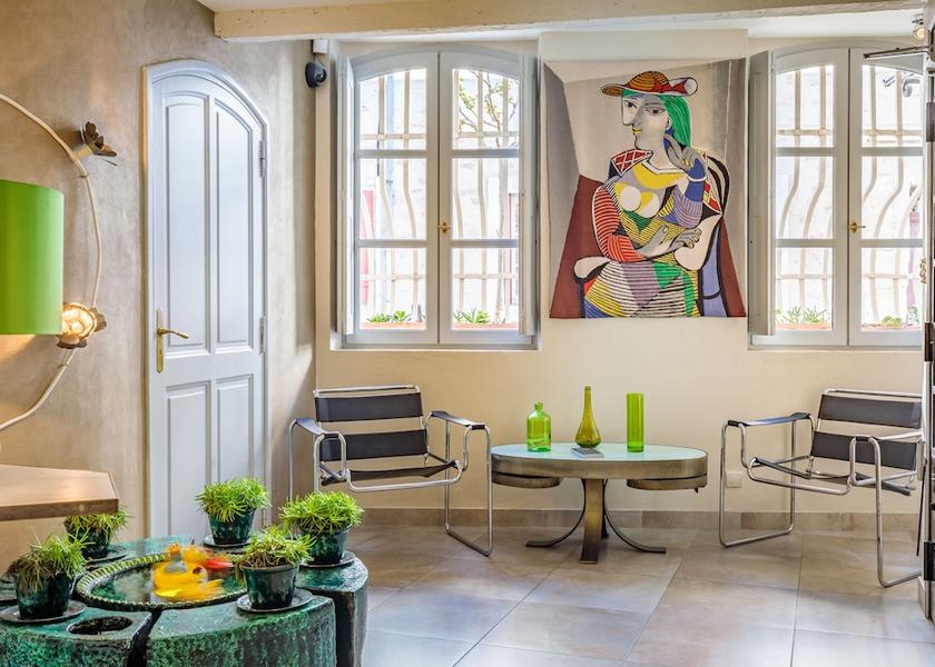 Occitanie Villeneuve-les-Avignon Reception