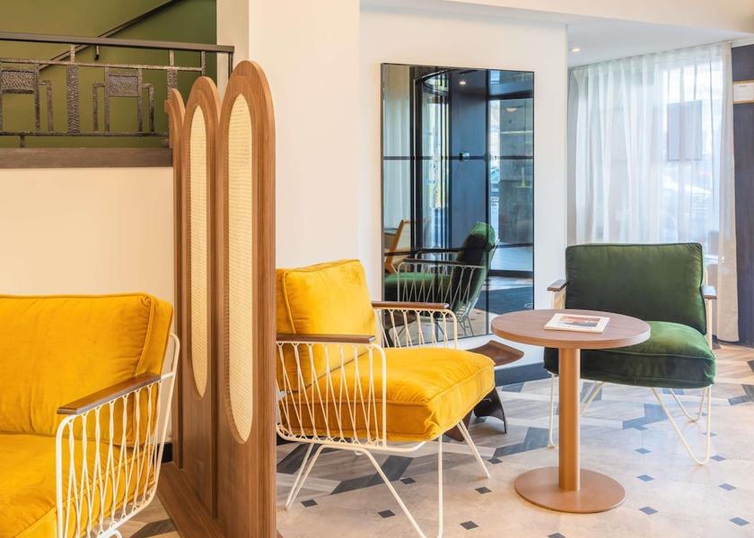 Auvergne-Rhone-Alpes Annecy Exterior Detail