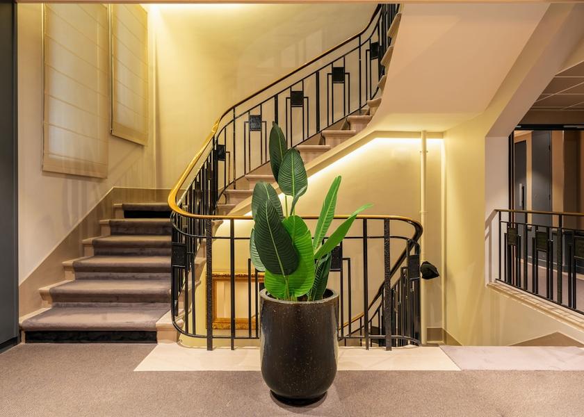 Auvergne-Rhone-Alpes Annecy Reception