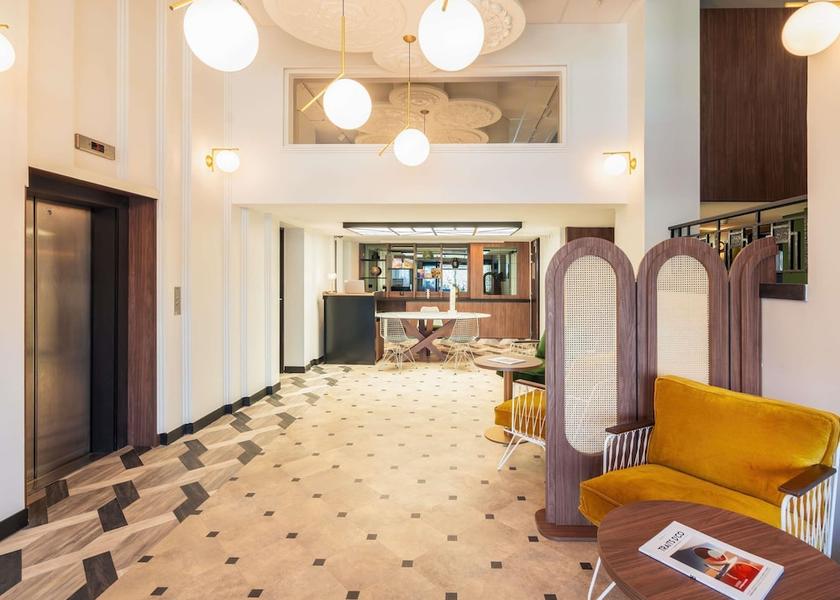 Auvergne-Rhone-Alpes Annecy Exterior Detail