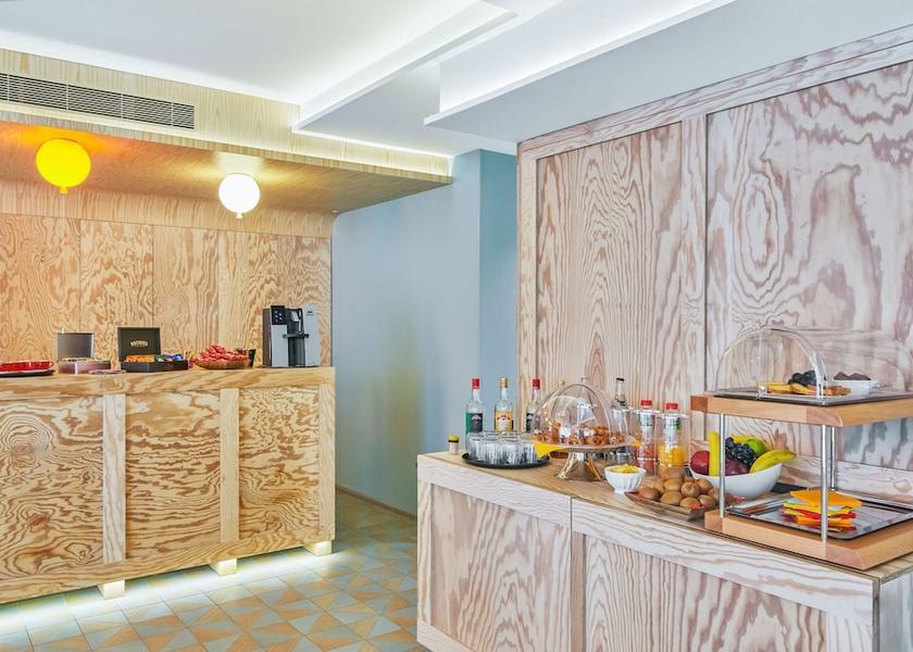 Ile-de-France Paris Snack Bar