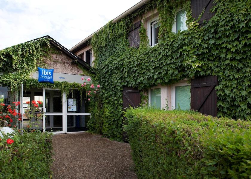 Occitanie Tarbes Exterior Detail