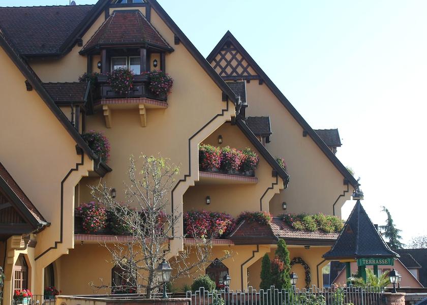 Grand Est Mittelwihr Front of property