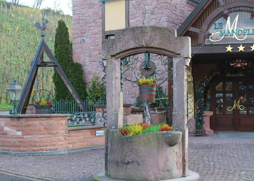 Grand Est Mittelwihr Exterior detail