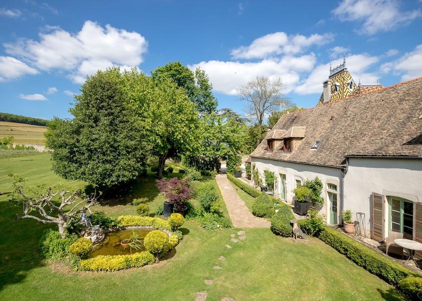Bourgogne-Franche-Comte Aloxe-Corton Garden