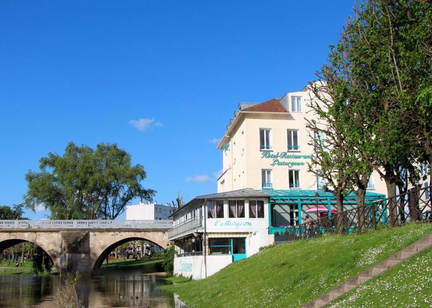 Île-de-France Poissy Hotel Exterior
