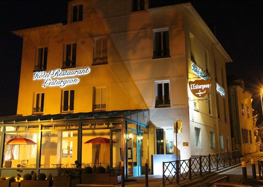 Île-de-France Poissy Front of property - evening/night