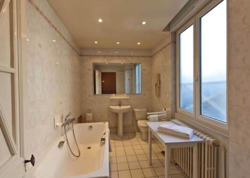 Bourgogne-Franche-Comté Besancon Bathroom