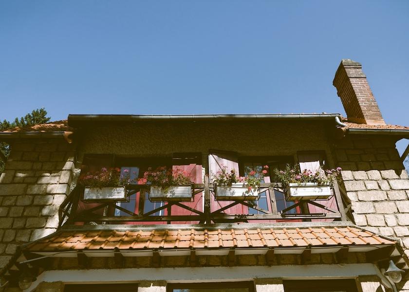 Hauts-de-France Lamorlaye Exterior Detail