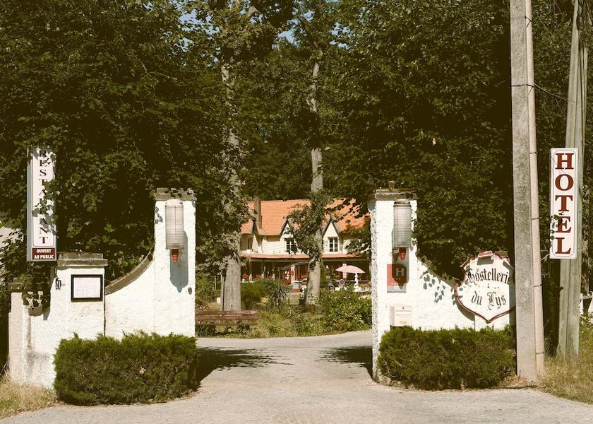 Hauts-de-France Lamorlaye Exterior Detail