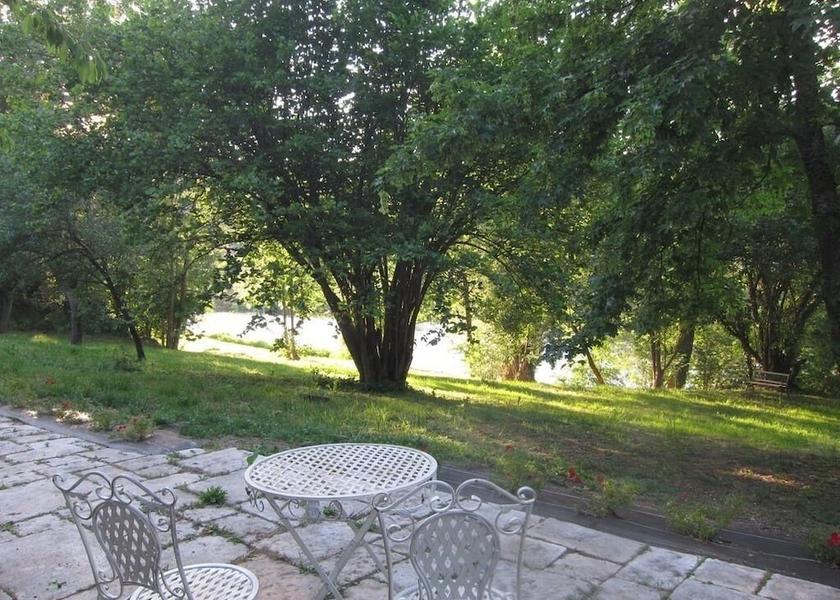 Auvergne-Rhone-Alpes Lavoute-Sur-Loire Exterior Detail