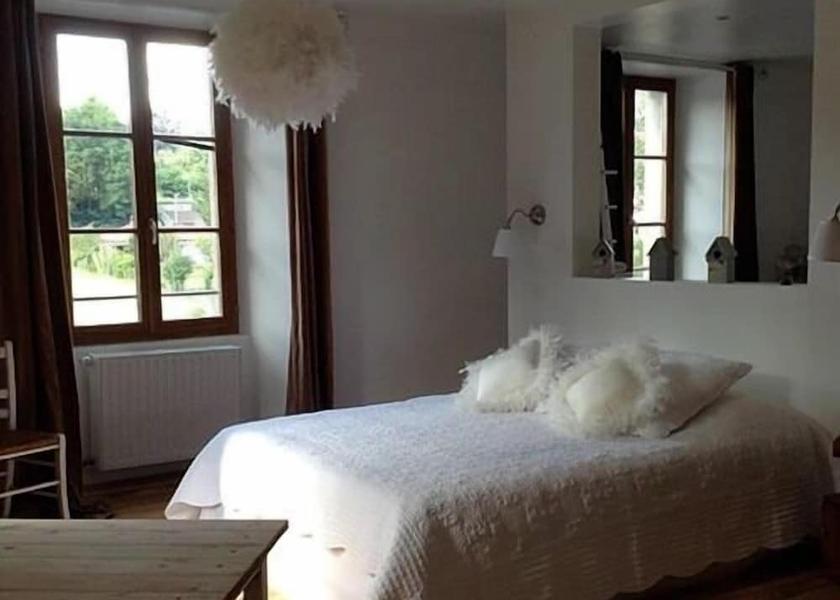 Auvergne-Rhone-Alpes Lavoute-Sur-Loire Room