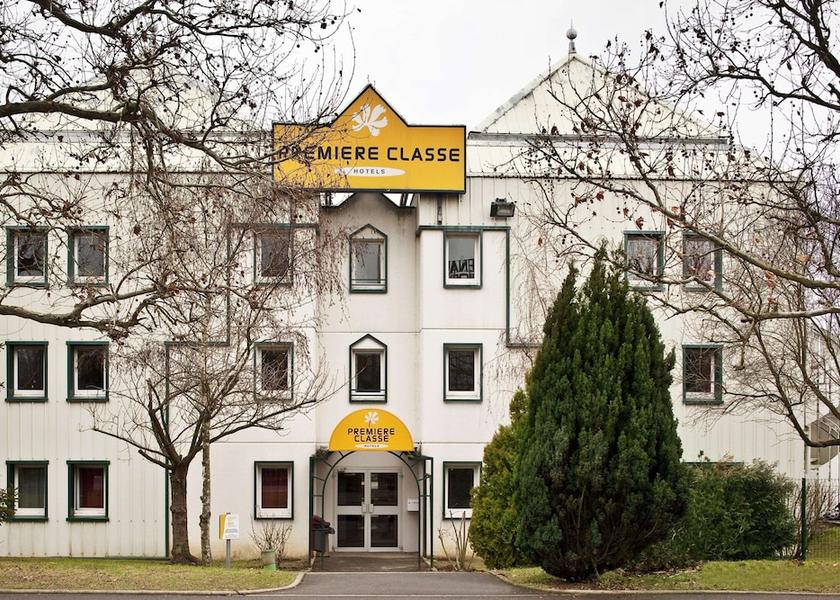 Ile-de-France Les Ulis Exterior Detail