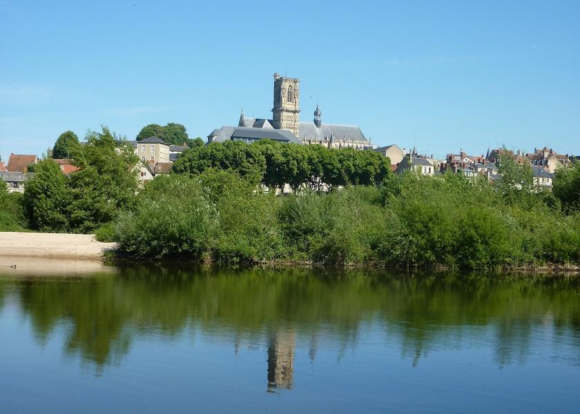 Bourgogne-Franche-Comte Varennes-Vauzelles Exterior Detail