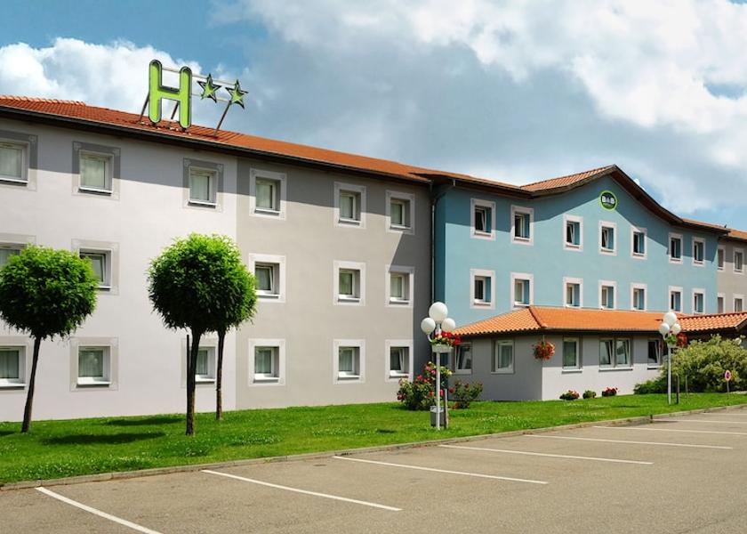 Grand Est Colmar Front of property