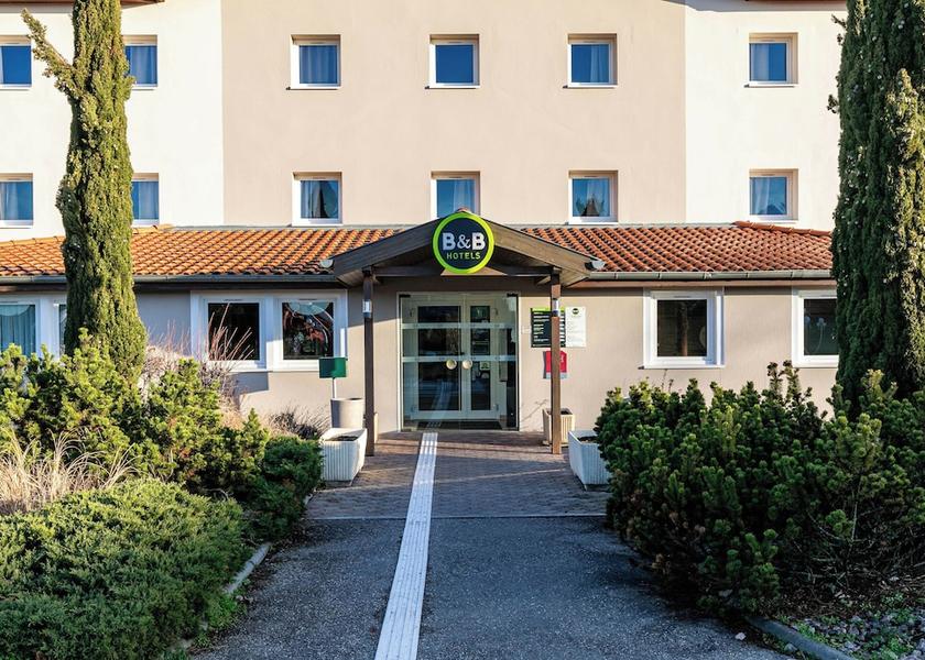Grand Est Colmar Property entrance