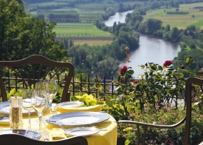 Nouvelle-Aquitaine Domme Outdoor Dining