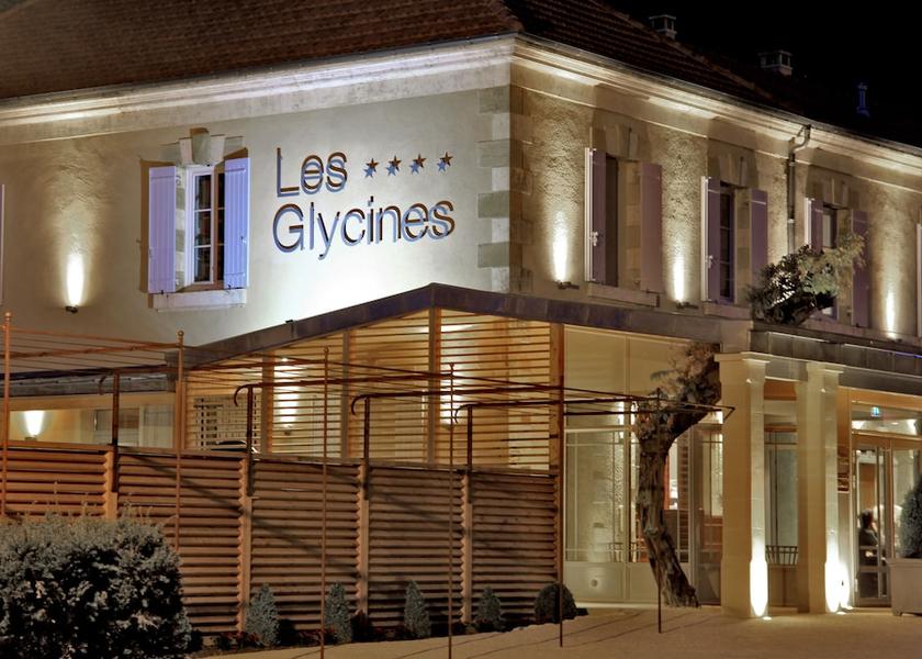 Nouvelle-Aquitaine Les Eyzies Front of property - evening/night