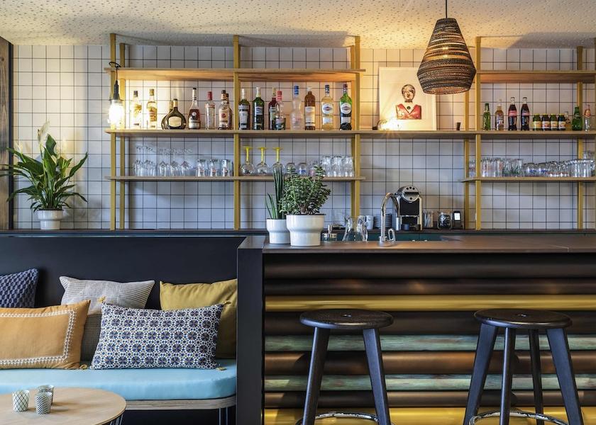 Auvergne-Rhone-Alpes Meyzieu Bar