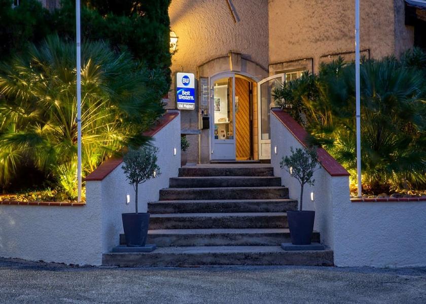 Provence - Alpes - Cote d'Azur Fontvieille Exterior Detail