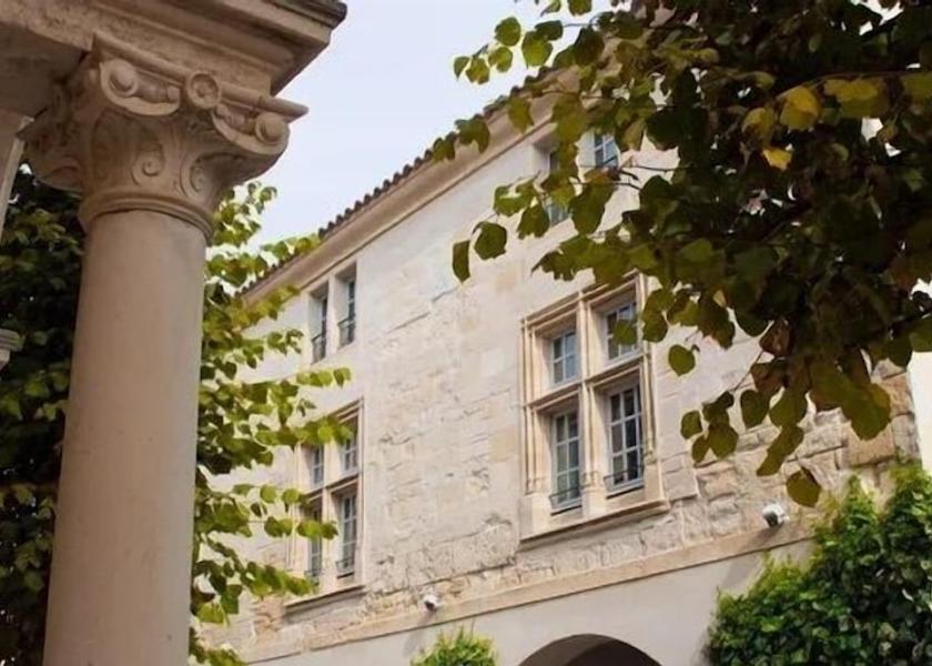 Occitanie Aigues-Mortes Facade