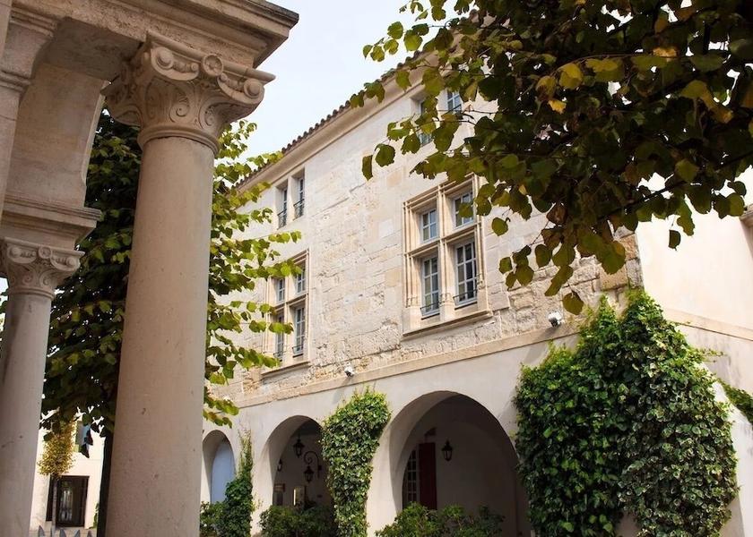Occitanie Aigues-Mortes Facade