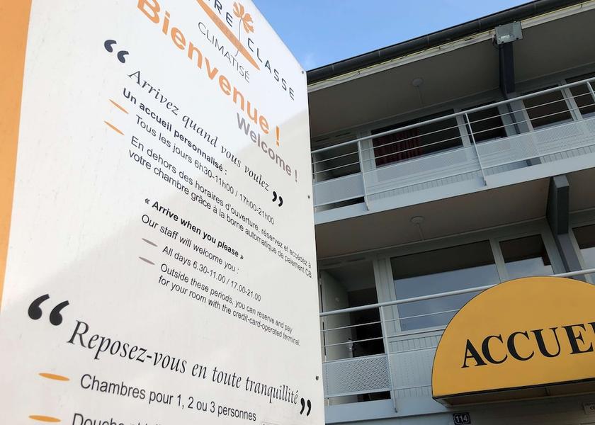 Auvergne-Rhone-Alpes Creches-sur-Saone Exterior Detail