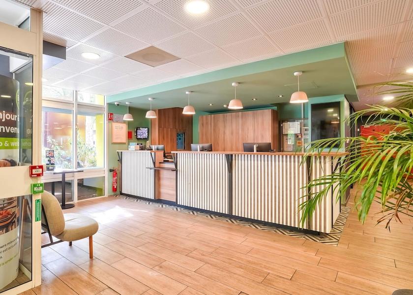 Île-de-France Malakoff Reception