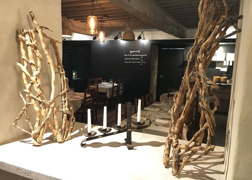 Bourgogne-Franche-Comte Rouvray Food Court