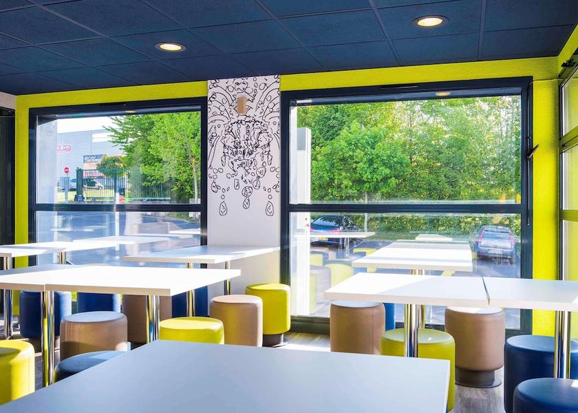 Brittany Montgermont Restaurant