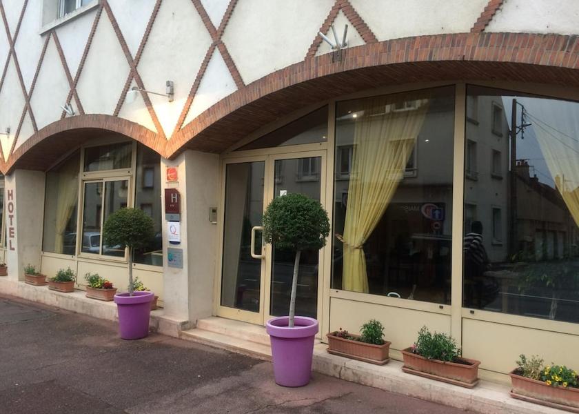 Centre-Loire Valley Gien Exterior Detail