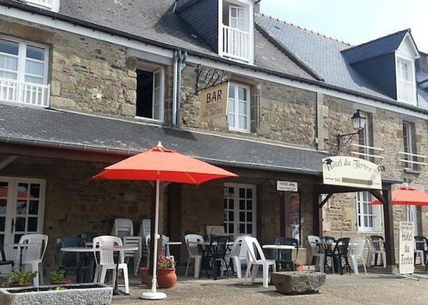 Brittany Mont-Dol Bar