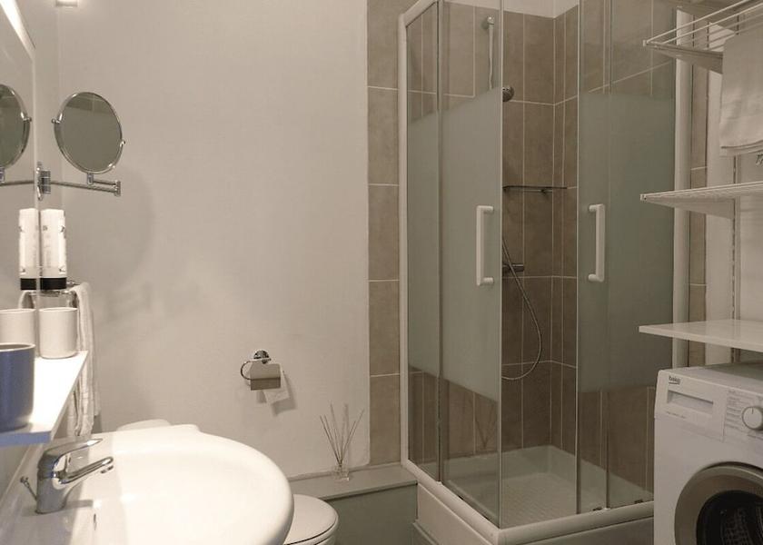 Nouvelle-Aquitaine Confolens Bathroom